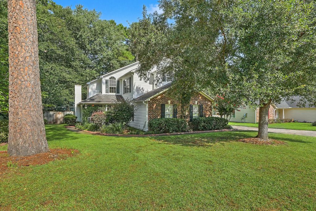 306 Black Oak Boulevard, Summerville
