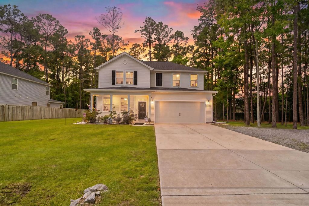 689 W Butternut Road, Summerville