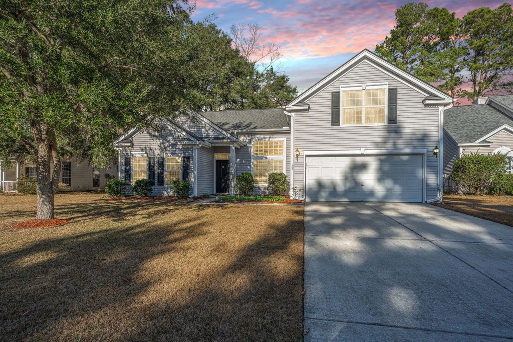 102 Corral Circle, Summerville