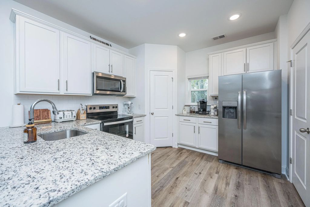 206 Cache Court, Charleston