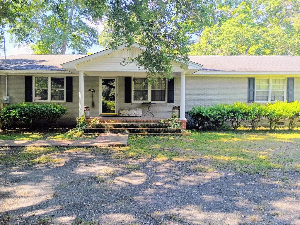 100 Old Country Club Road, Summerville