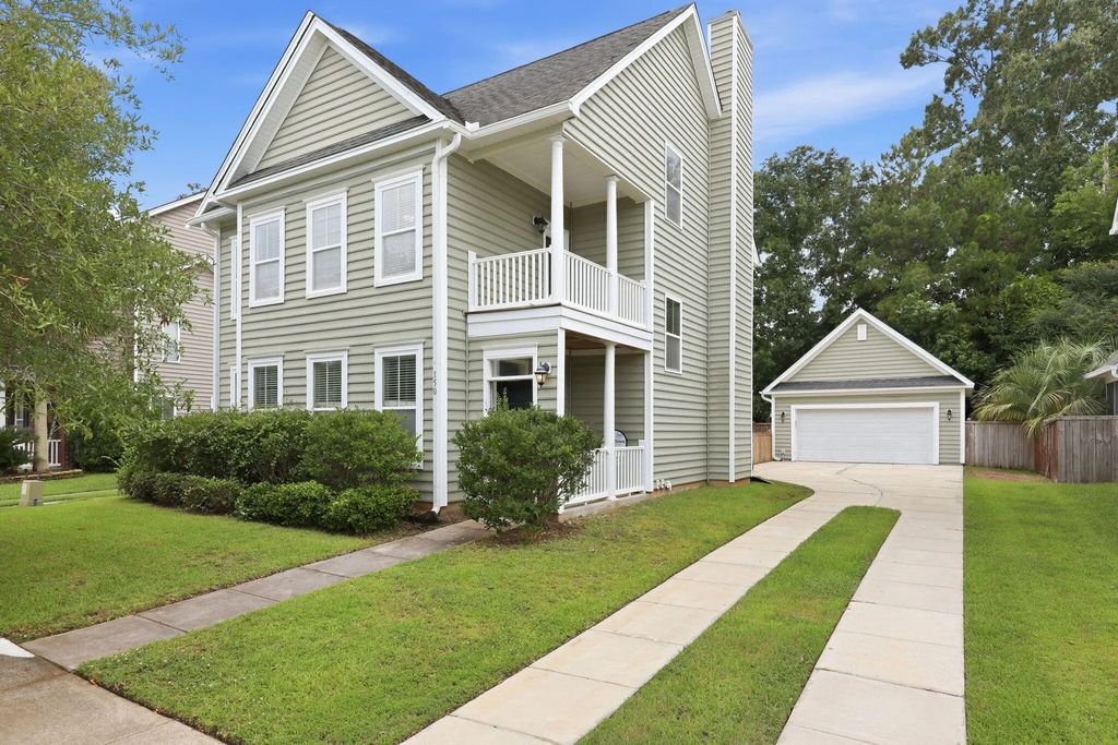 150 Pavilion Street, Summerville