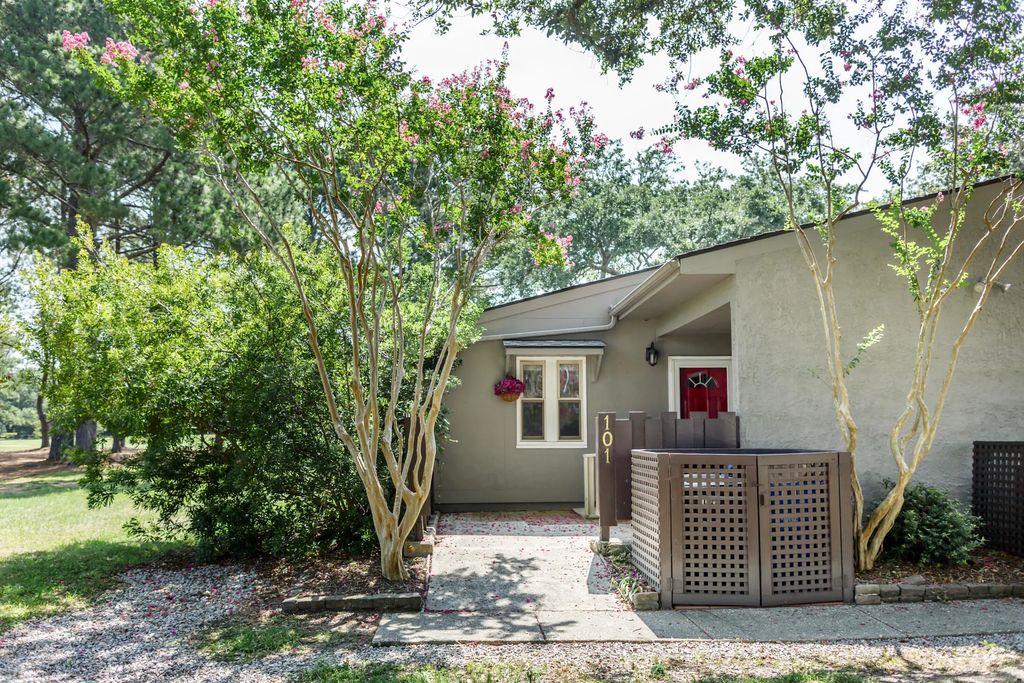 101 Ventura Place, Mount Pleasant