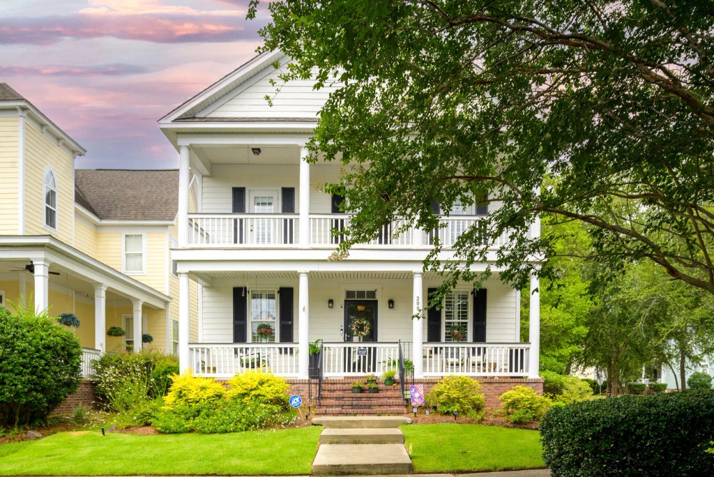 200 White Gables Drive, Summerville