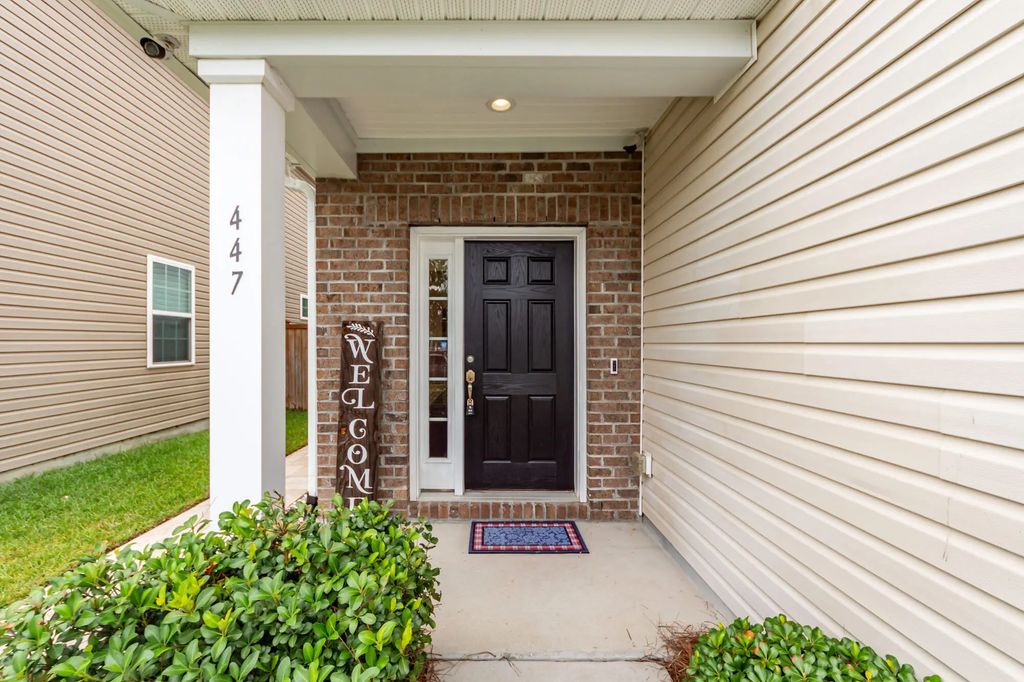 447 Whispering Breeze Lane, Summerville