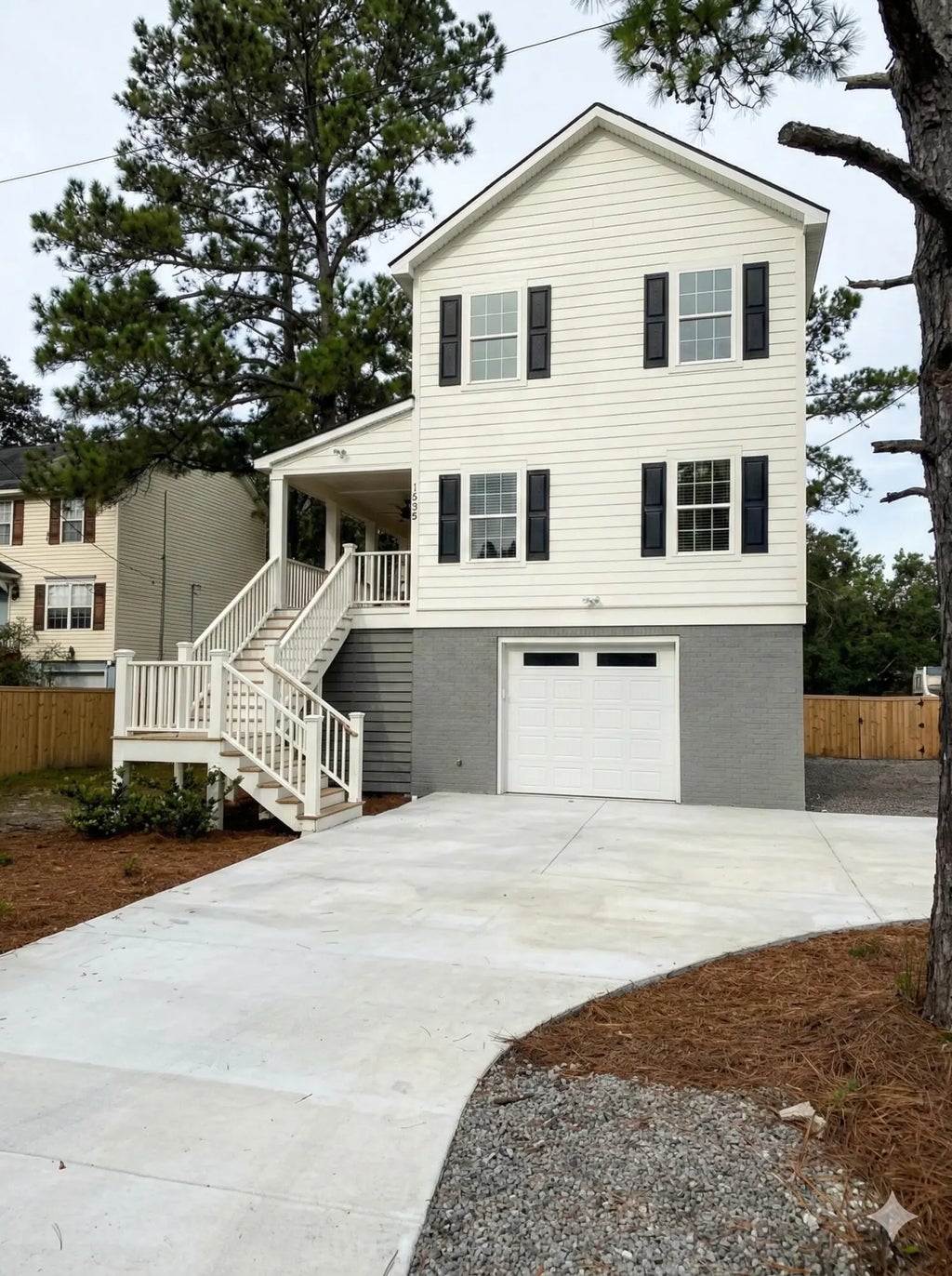 1685 Old Military Road, Charleston