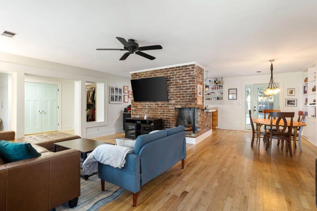 12 Stratford Road, Charleston