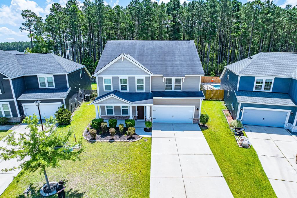 204 Buttercup Lane, Summerville