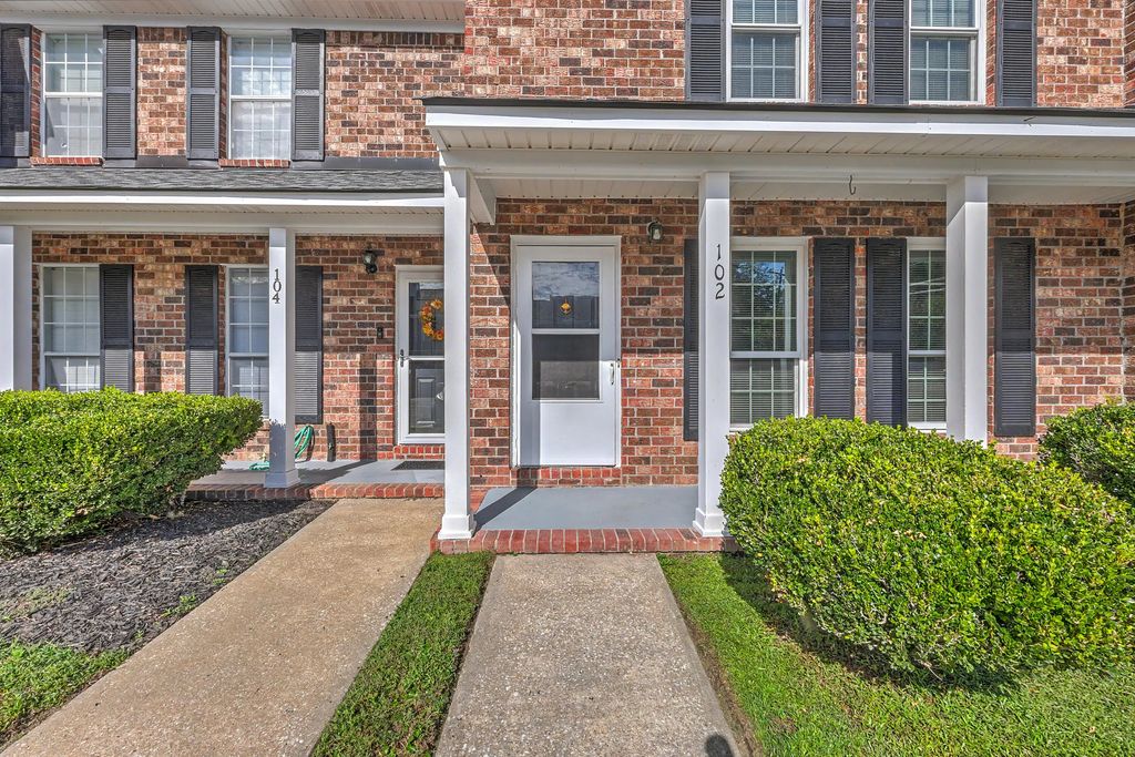 102 Sandlewood Drive, Summerville