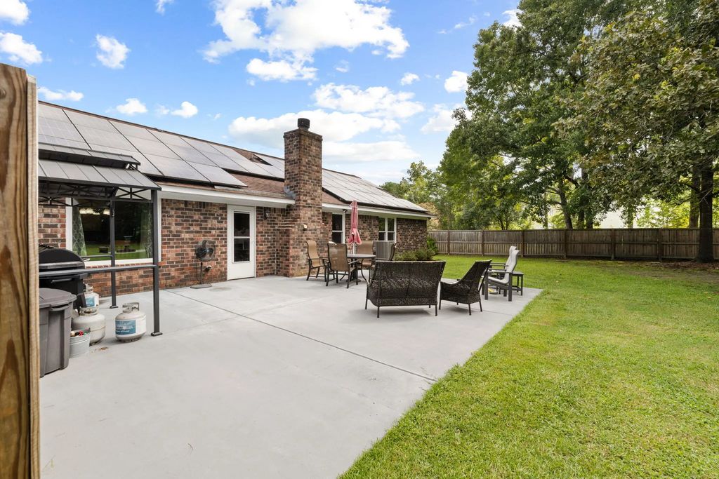 222 Mohican Circle, Summerville