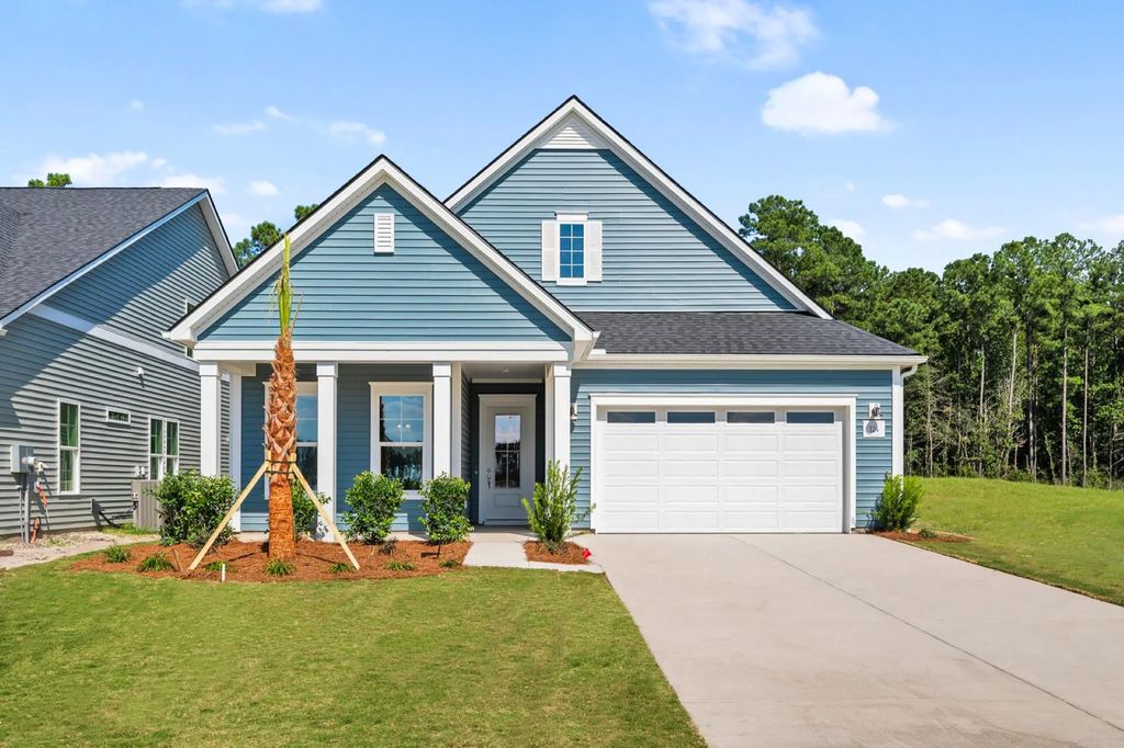 307 Sunkissed Way, Summerville