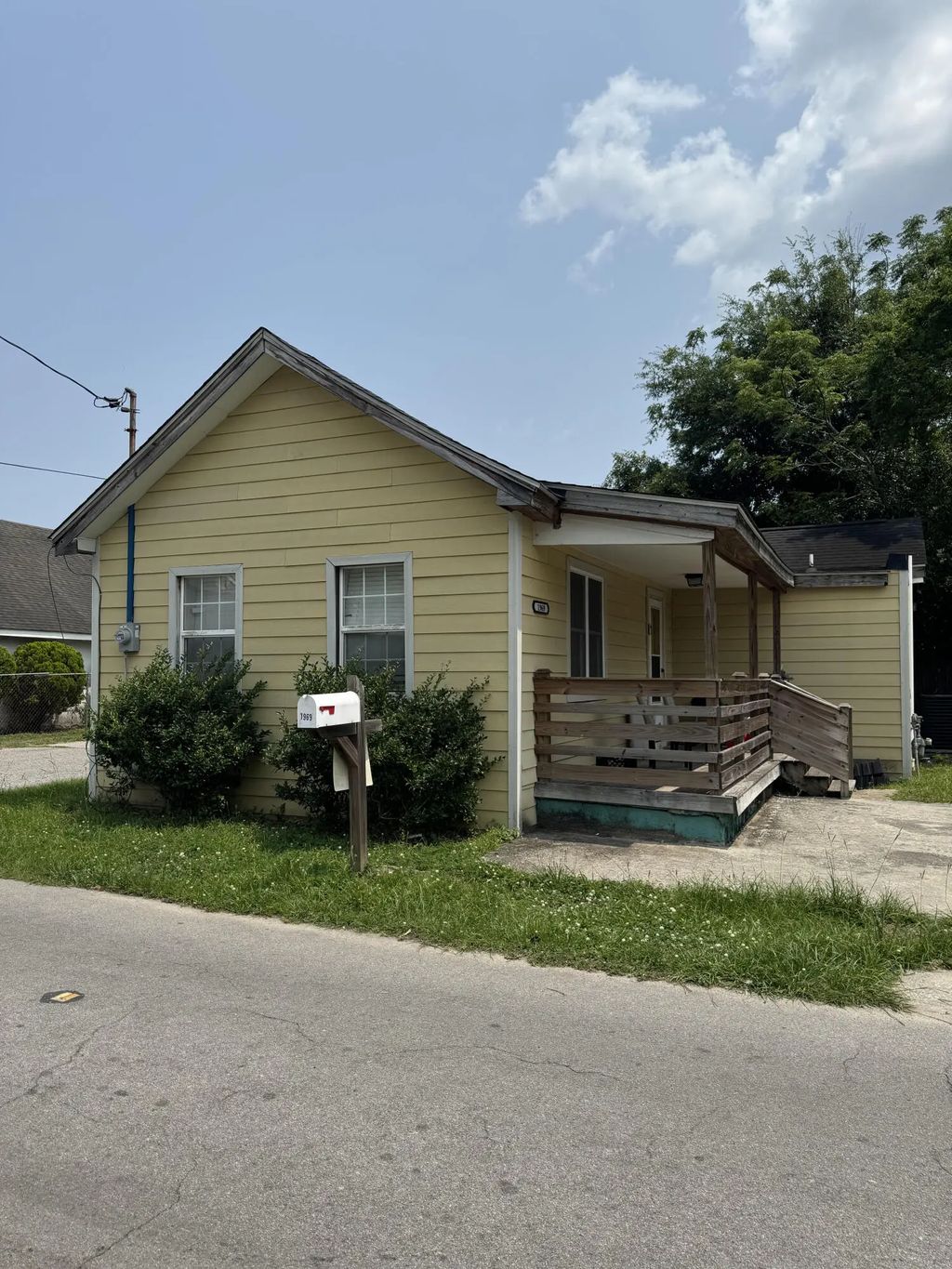 1969 Comstock Avenue, North Charleston