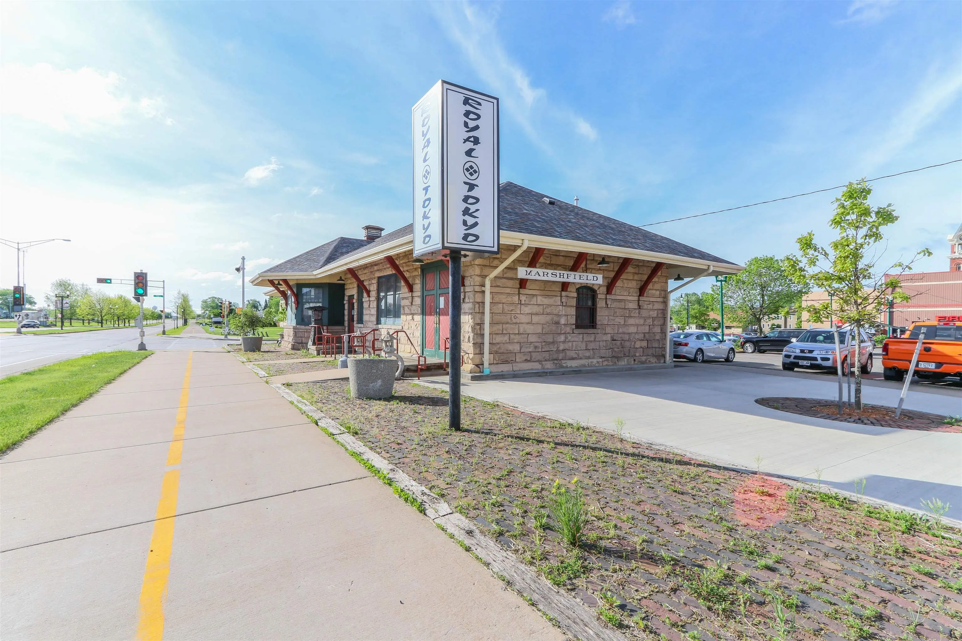 112 E Veterans Parkway, Marshfield