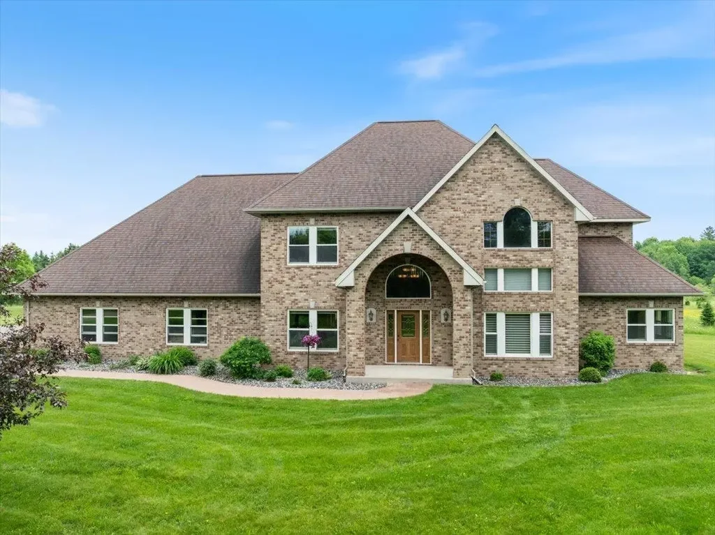 N3652 Shattuck Street, Medford