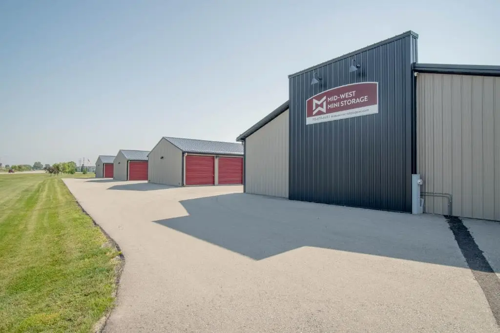 215 County Road Cb, Neenah