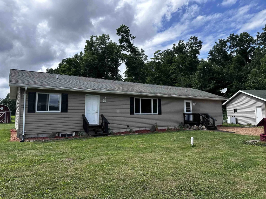 225600 County Road Y, Hatley