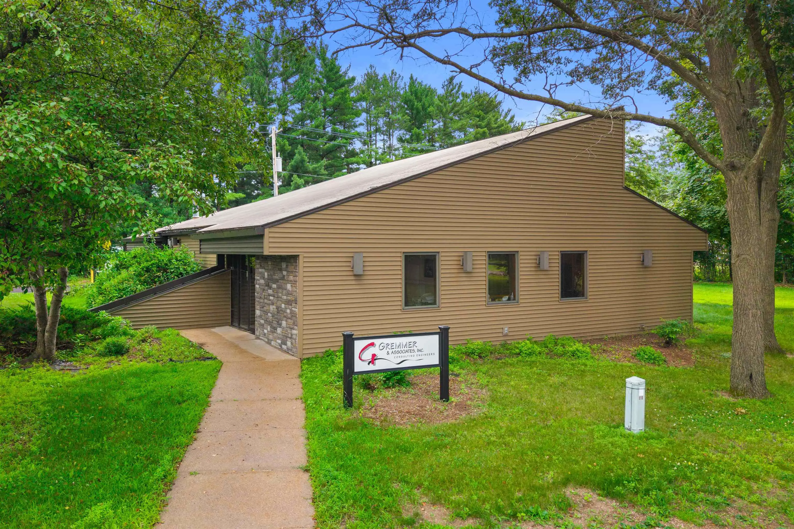 120 Wilshire Boulevard North, Stevens Point