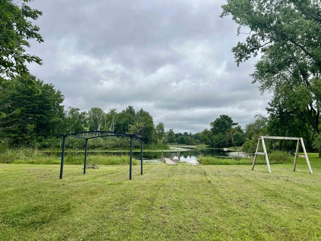 120 Frontage Road, Iola