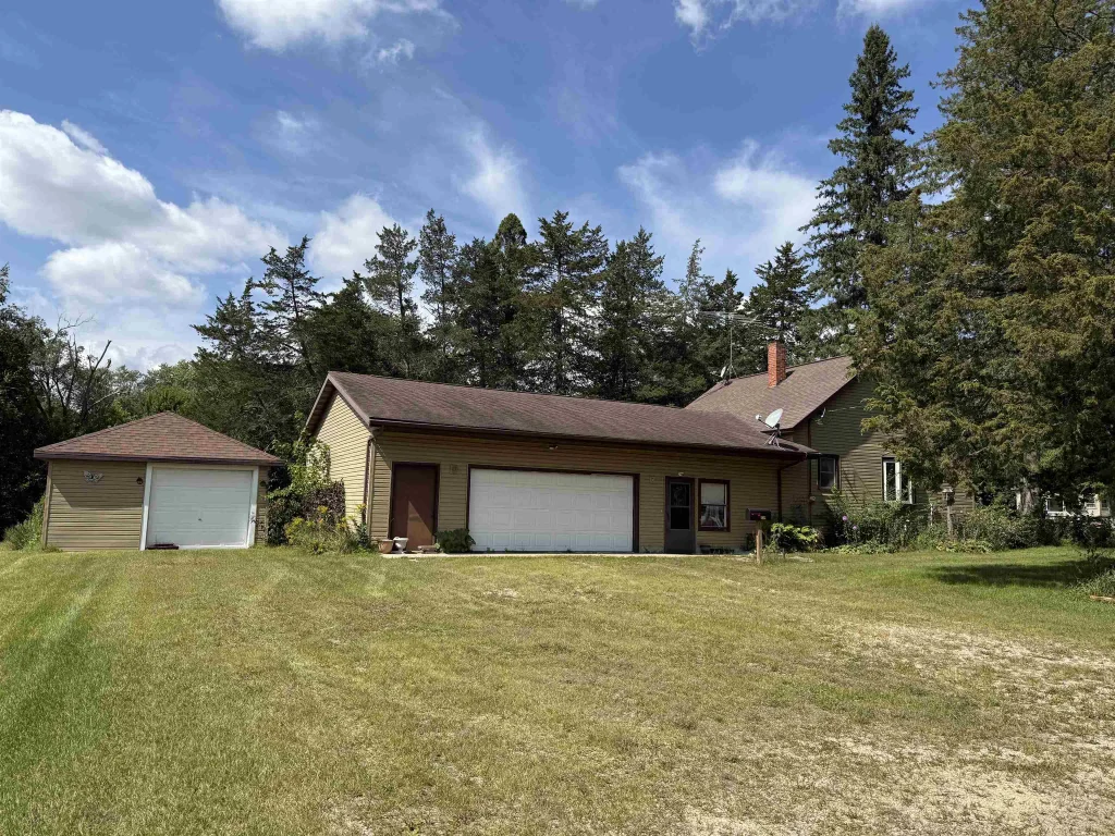 329 Follett Drive, Coloma