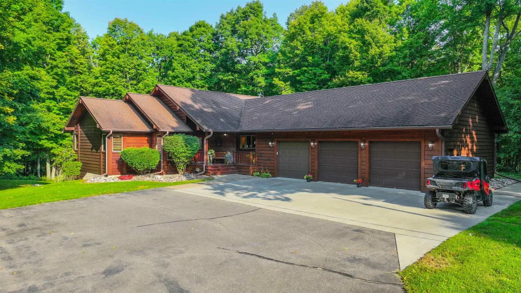 N9417 County Road H, Gleason