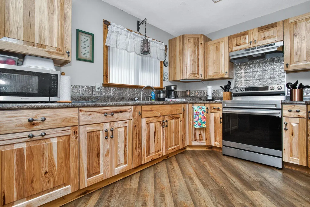 637 E Clay Street, Whitewater