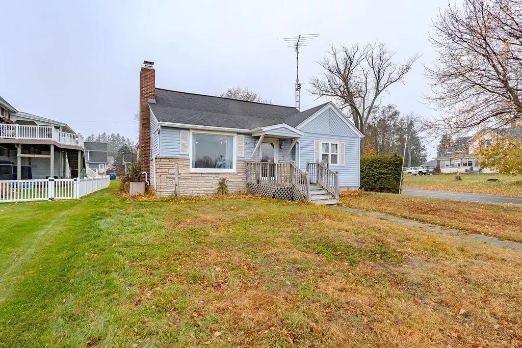 455 Main Street, Birnamwood