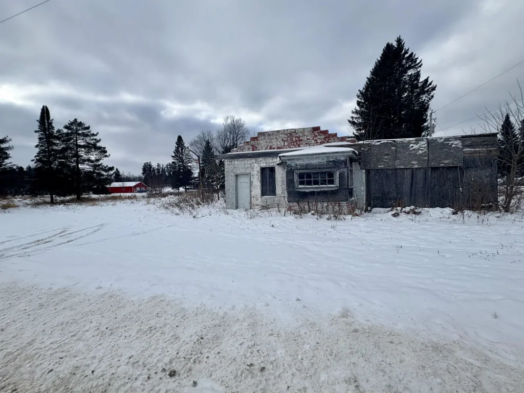 N7232 County Road B, Deerbrook