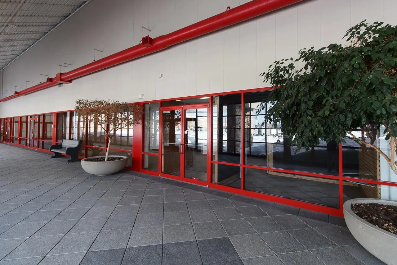 10101 Market Street, Rothschild
