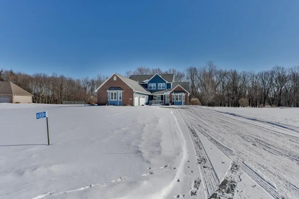 224303 Arrowhead Trail, Ringle