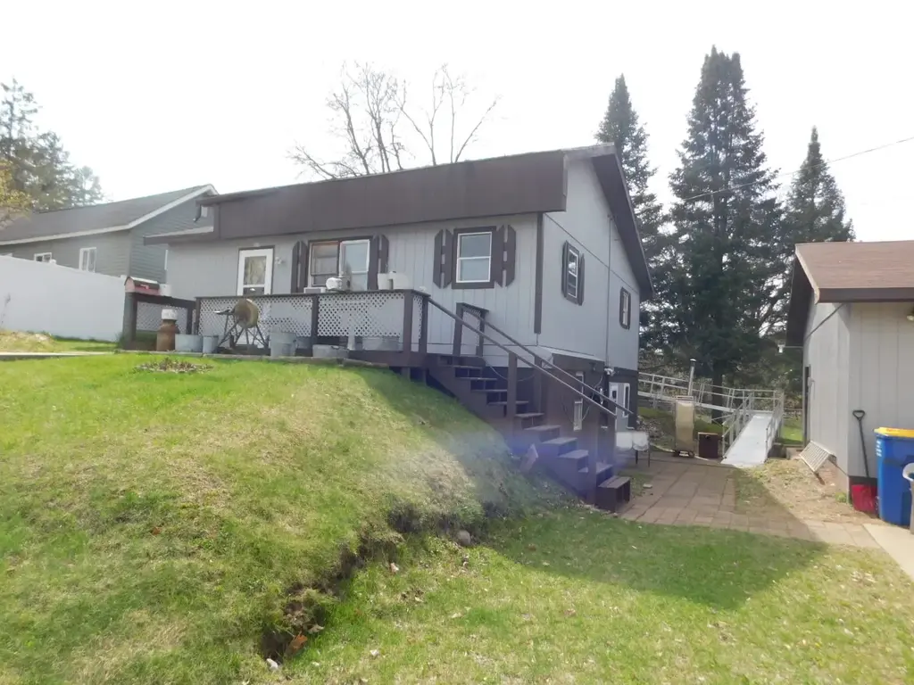 602 Douglas Street, Merrill