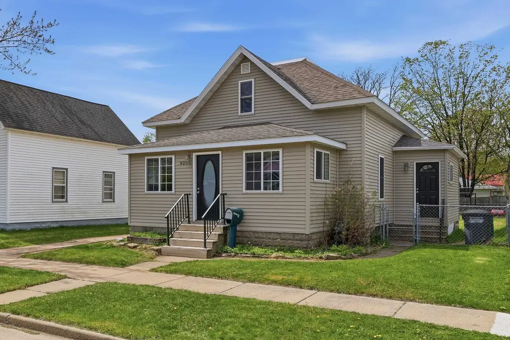 921 10th Avenue North, Wisconsin Rapids
