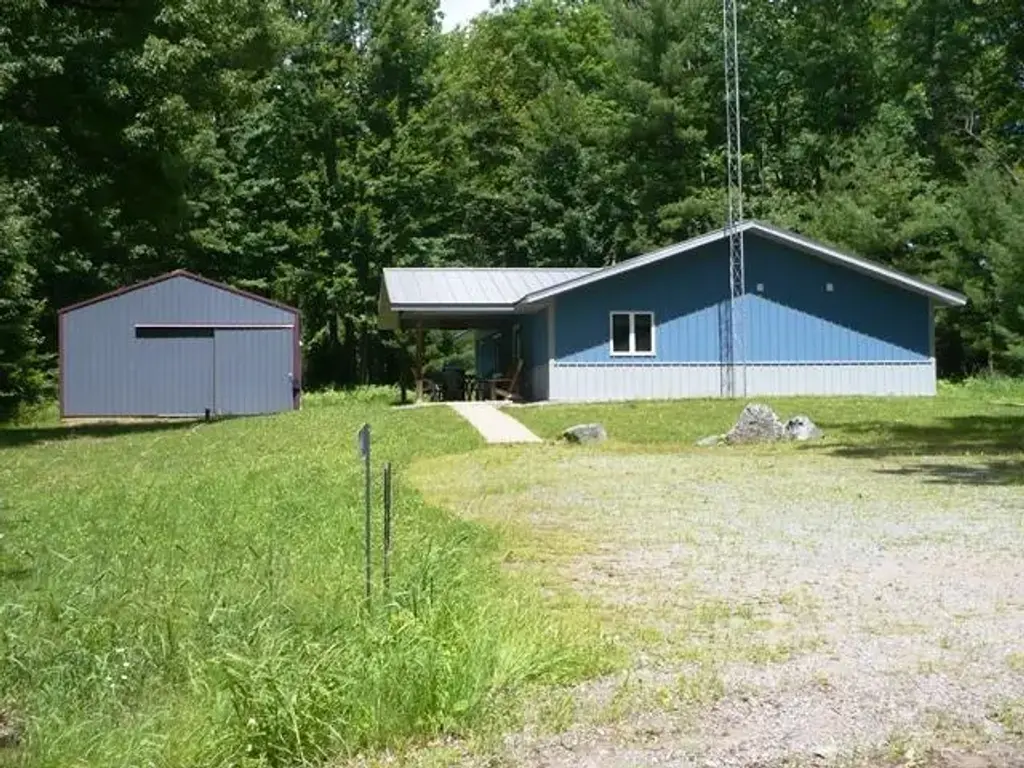 W7512 Poertner Road, Neillsville