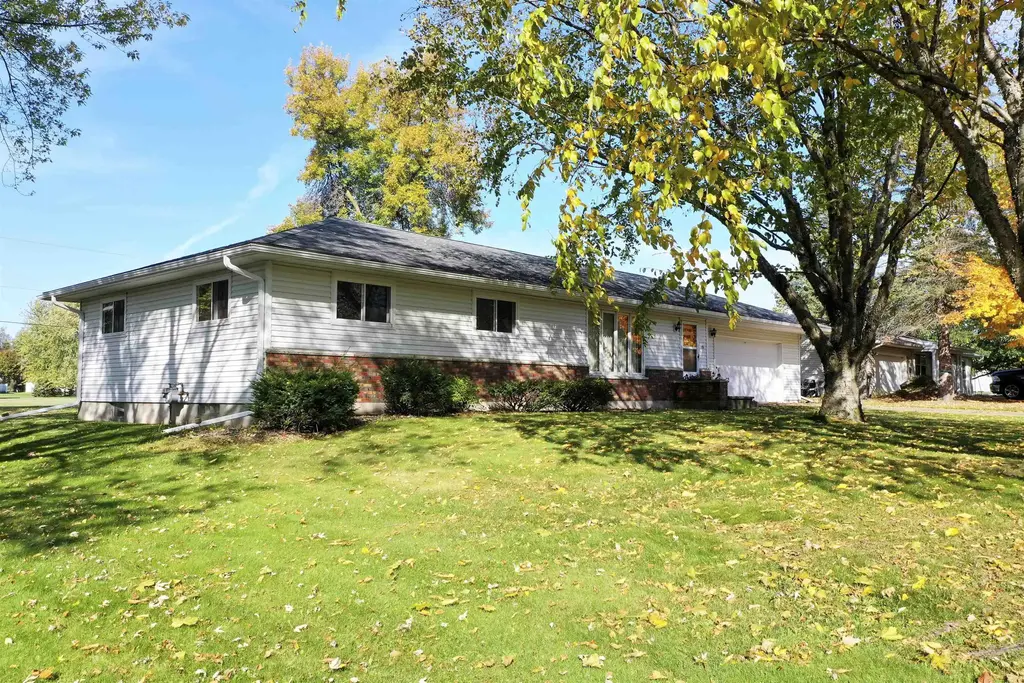 303 S 2nd Lane, Abbotsford