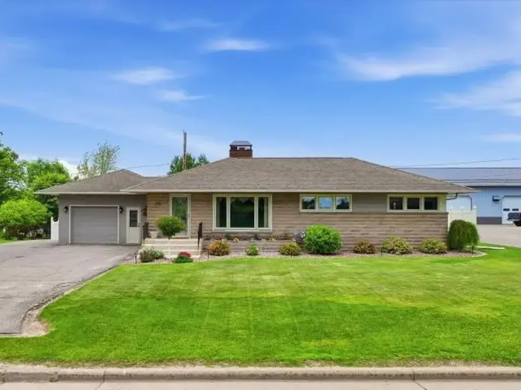 821 S Division Street, Colby