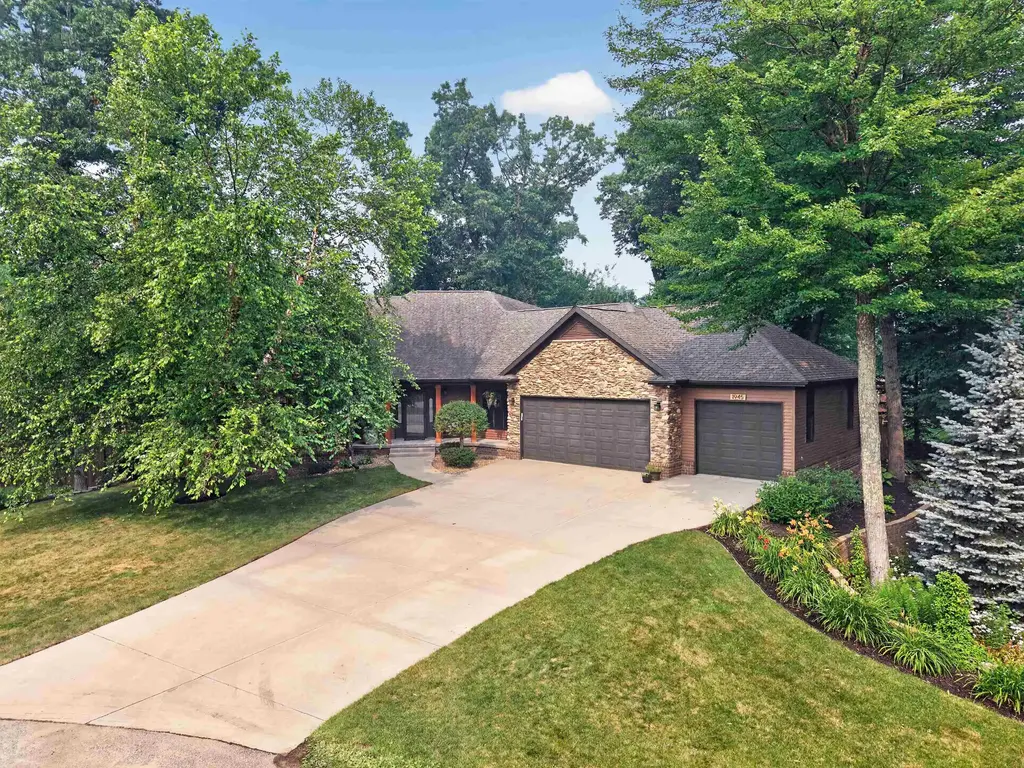 1945 Sunny Brook Court, Plover