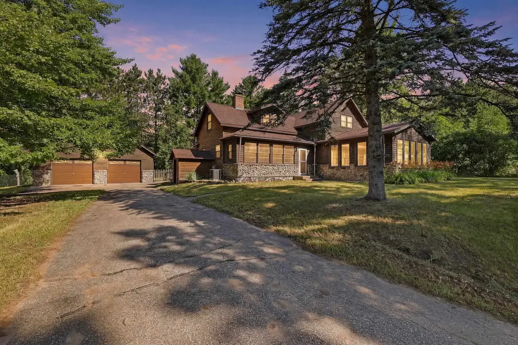 2496 Ellis Road, Custer