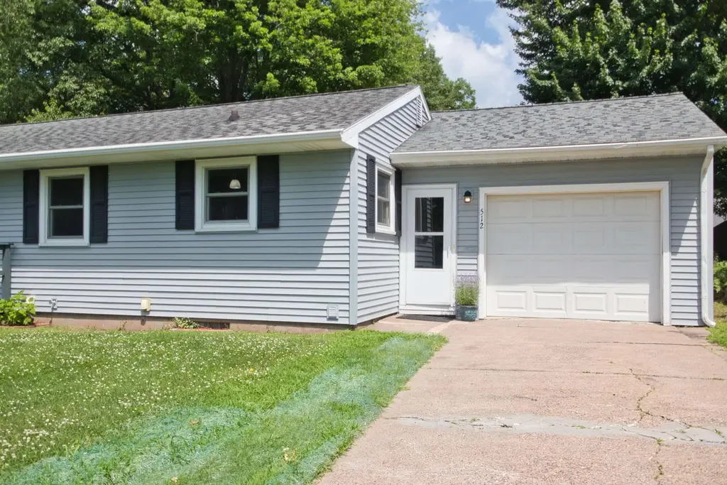 512 Edgar Avenue, Rothschild