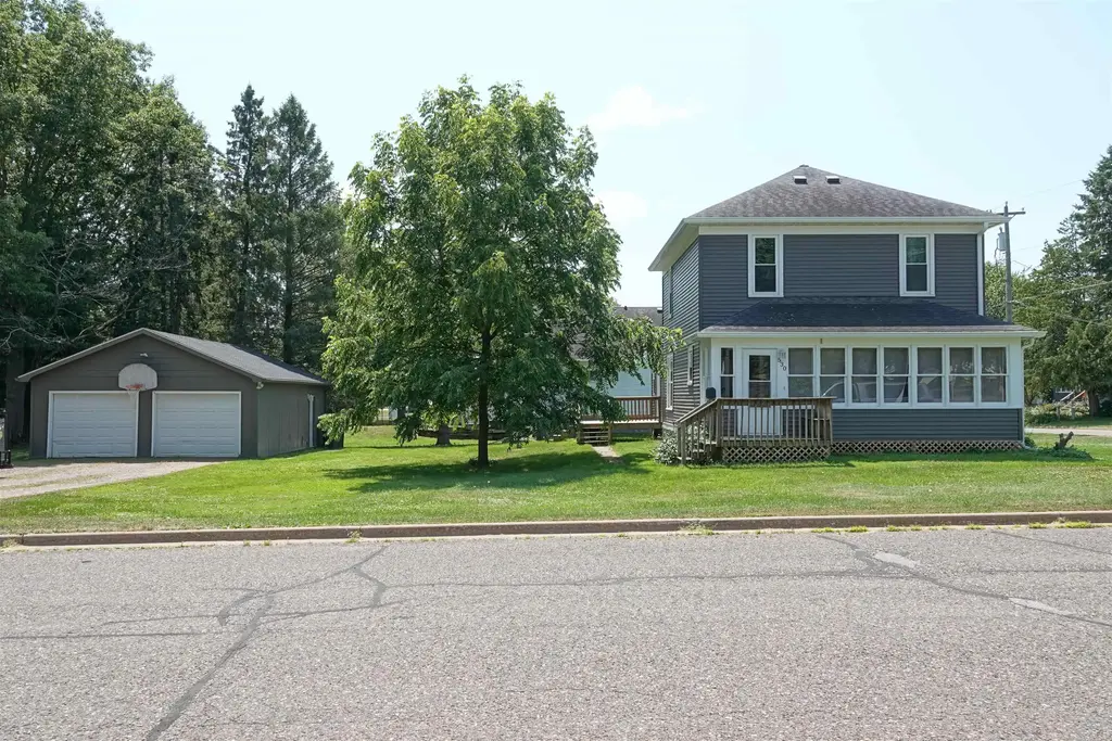 530 W Maple Street, Medford