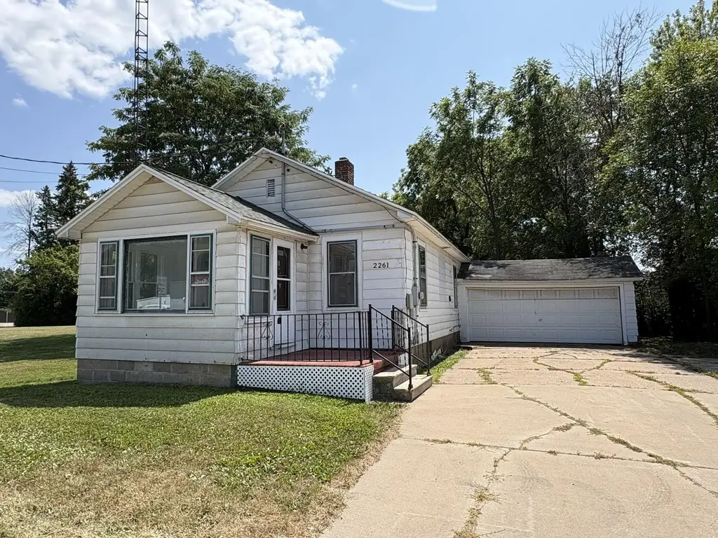2261 W Grand Avenue, Wisconsin Rapids