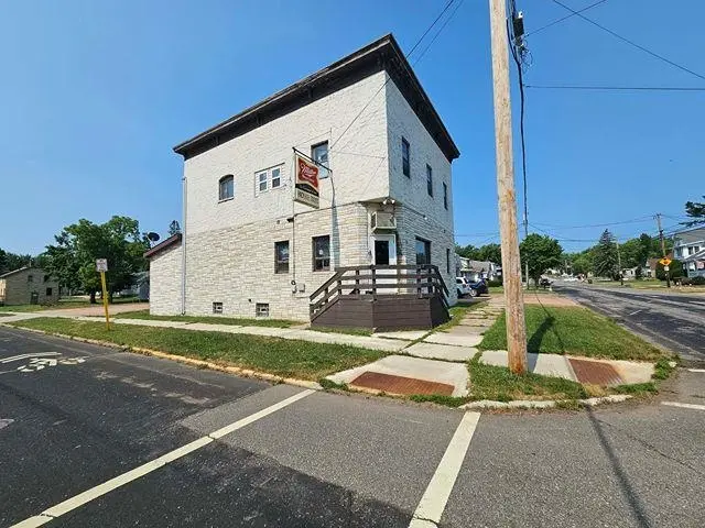 600-600a W Blodgett Street, Marshfield