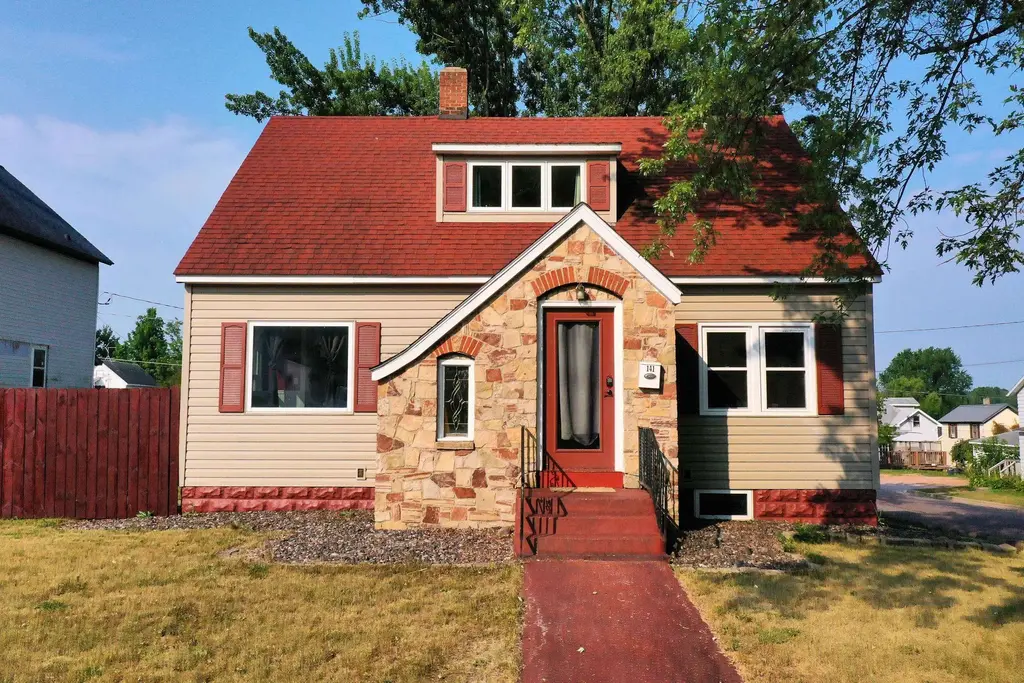 141 N Third Street, Medford