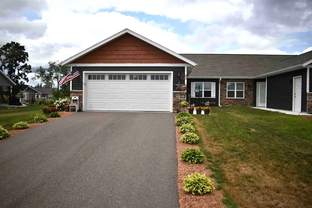 860 Green Pastures Trail, Plover