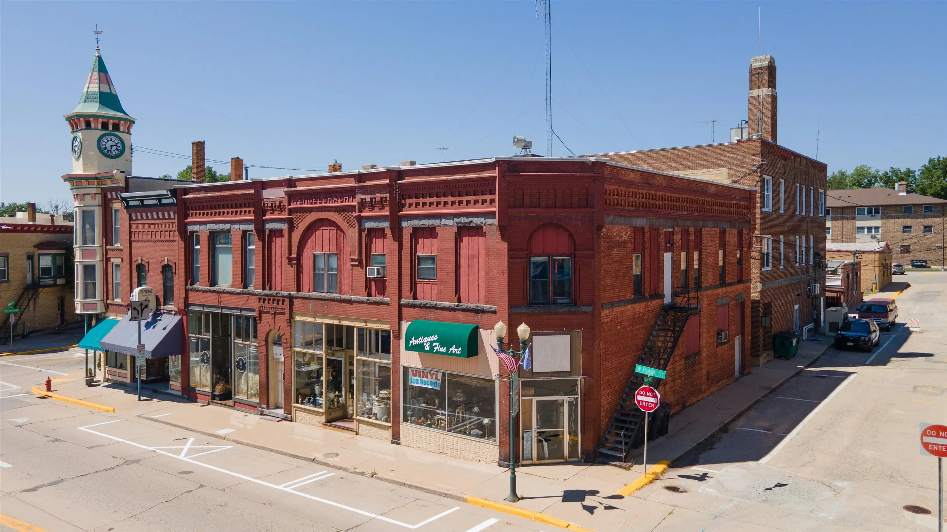 151 W Huron Street, Berlin