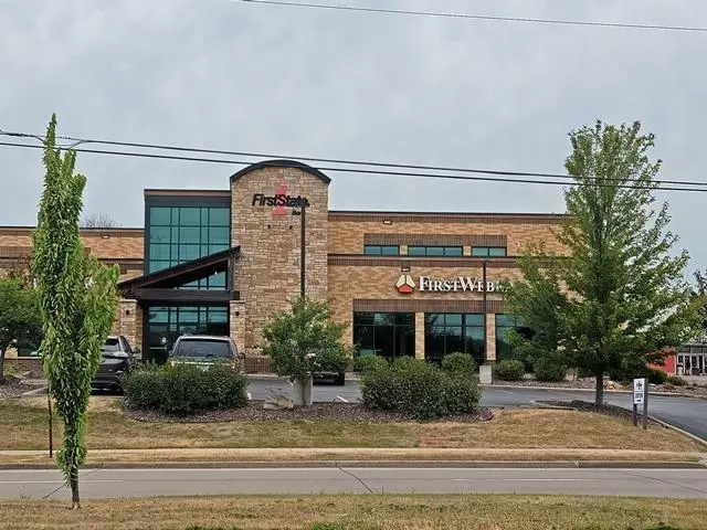 1700 N Central Avenue, Marshfield
