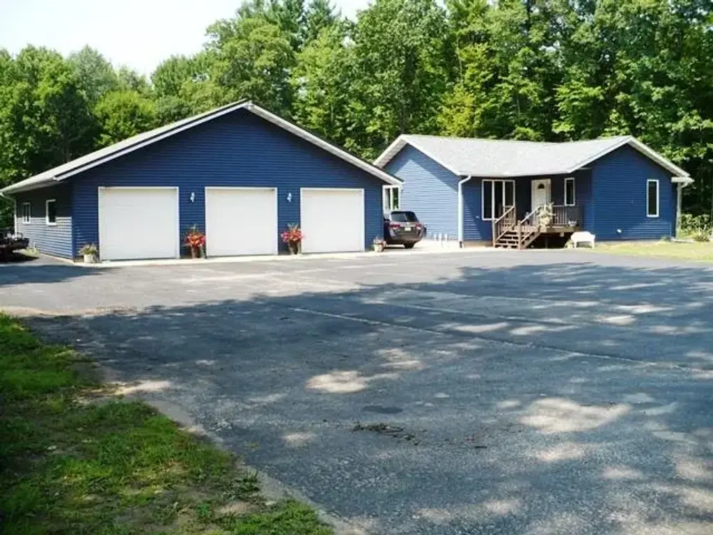 N11453 Wilderness Avenue, Thorp