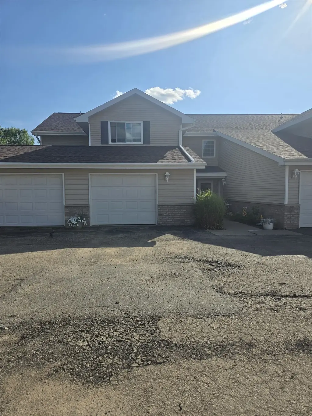 7395 Whitespire Road, Schofield