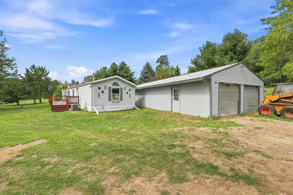 N485 East Road, Waupaca