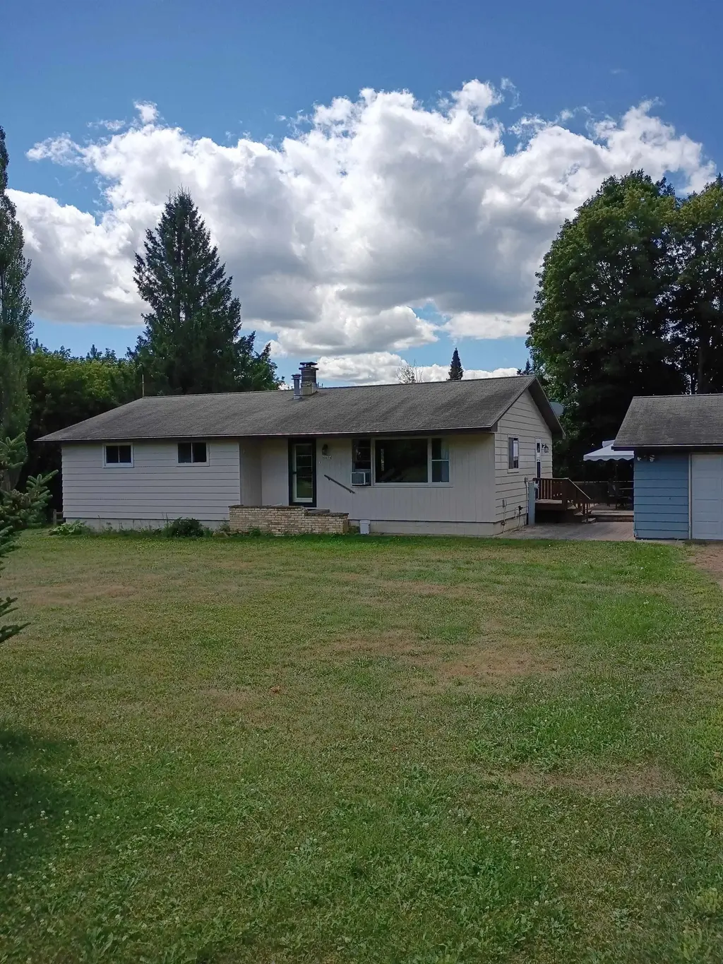 N6616 County Road V, Deerbrook