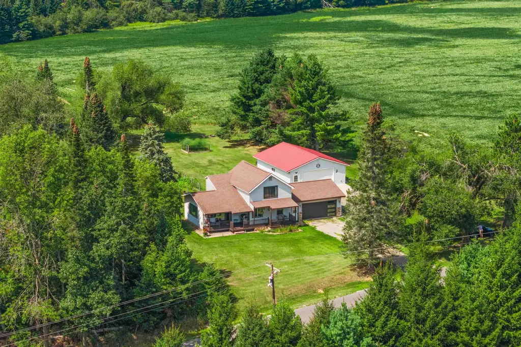 4612 Woodland Road, Rosholt