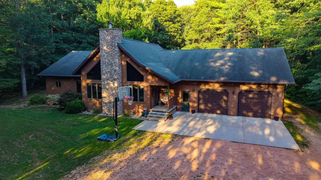 203739 Yellow Birch Road, Rosholt